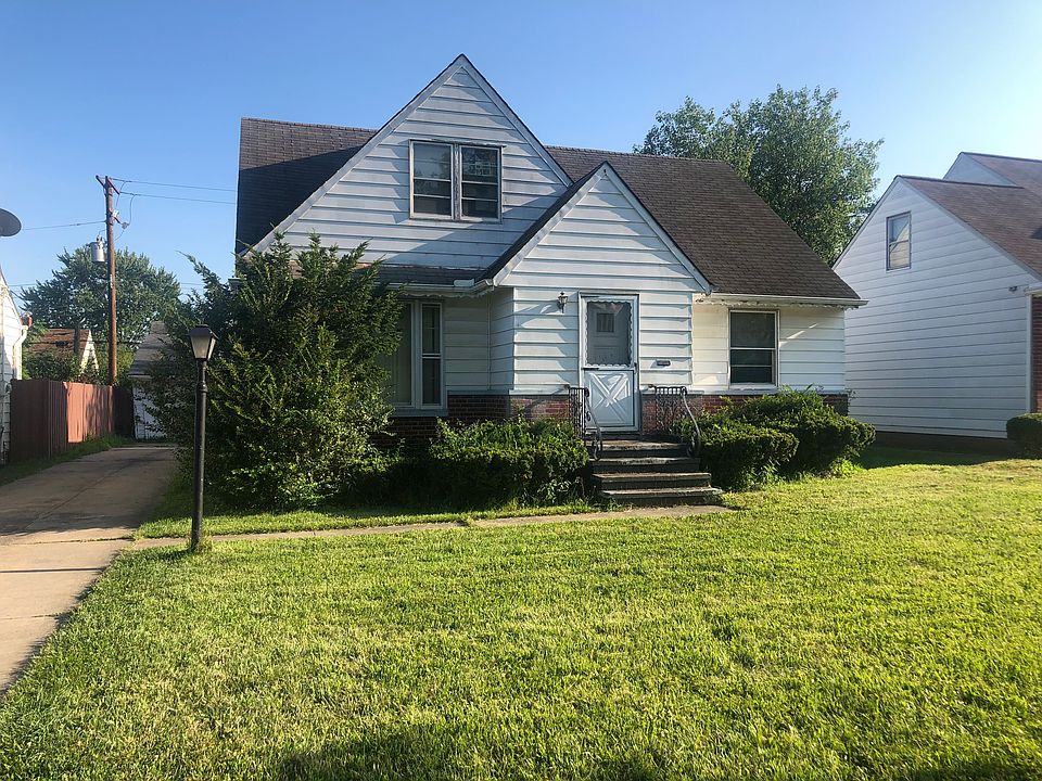 1st image of 18304 Dalewood Ave