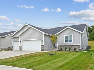 519 Meadows Ct, Polk City, IA 50226