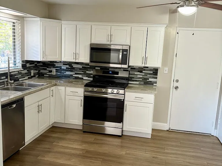 454 San Benito Ave #A — Photo 31