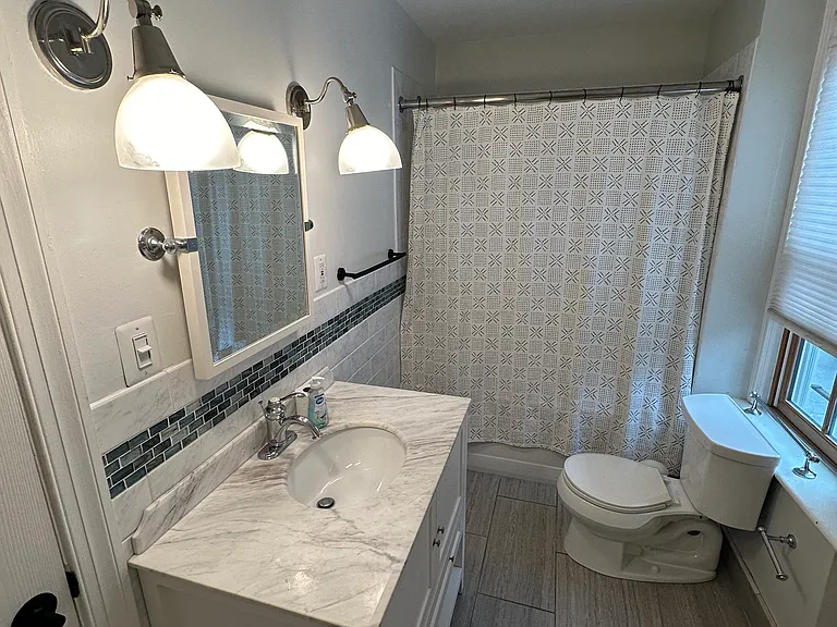222 Parker St NE — Photo 4