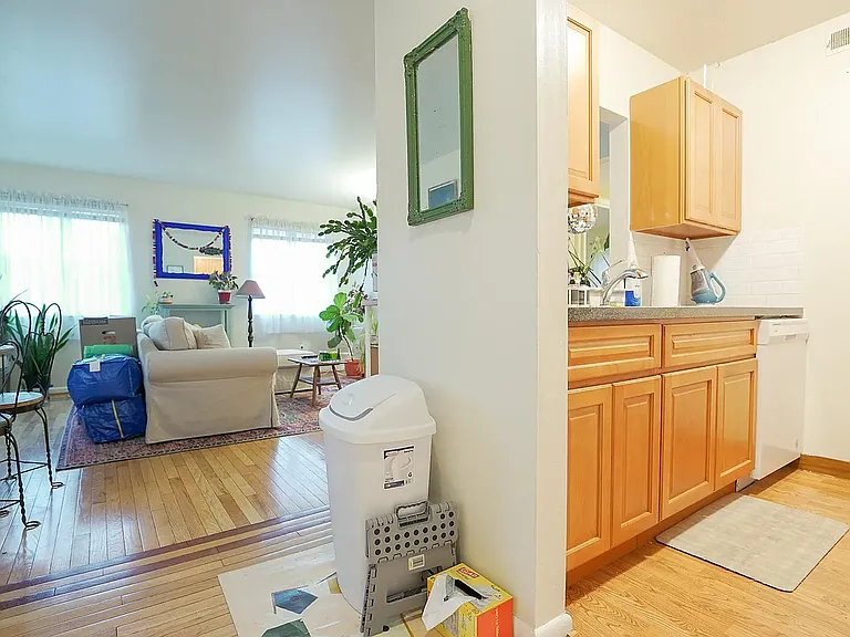 184 1st Ave #4 — Photo 3