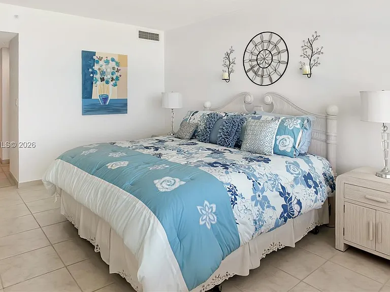 5601 Collins Ave #711 — Photo 16