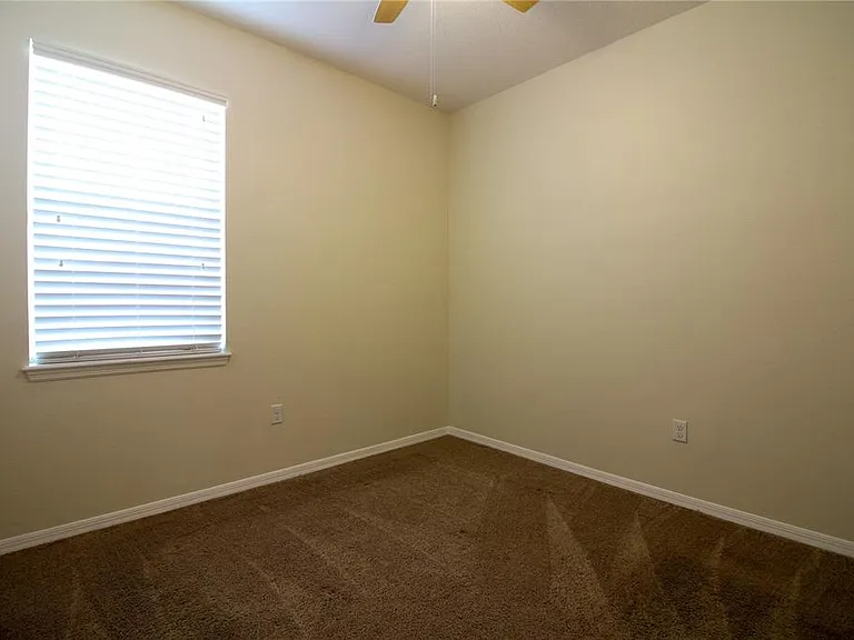 811 Krenson Woods Ln — Photo 29