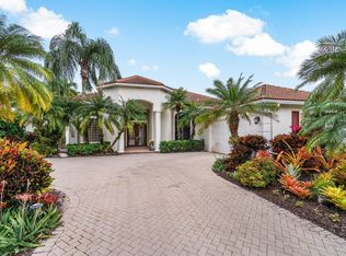 39 Bermuda Lake Dr, Palm Beach Gardens, FL 33418