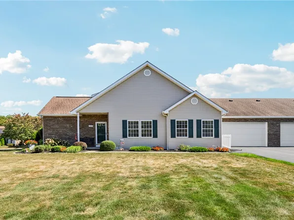 117 Clearwater Dr, Ellwood City, PA 16117