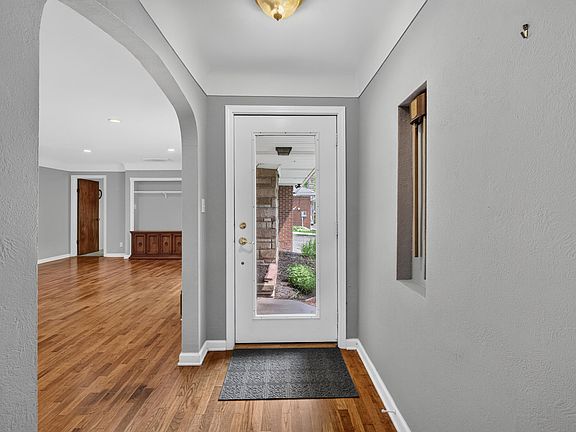 5th image of 1253 Levant St