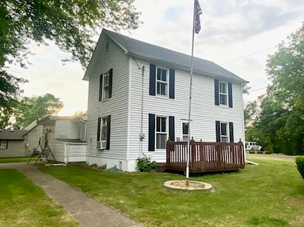 407 E Franklin St, Mackinaw, IL 61755