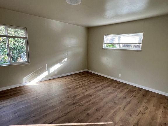 4th image of 916 S Hollenbeck St