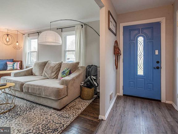 2nd image of 3823 Cobblestone Ct