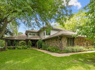 5328 Oak Grove Dr, Long Grove, IL 60047