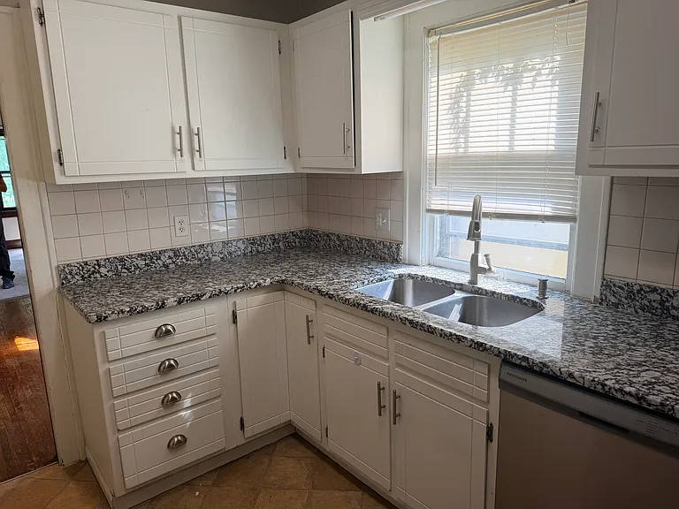 1264 Selby Ave #1 — Photo 2
