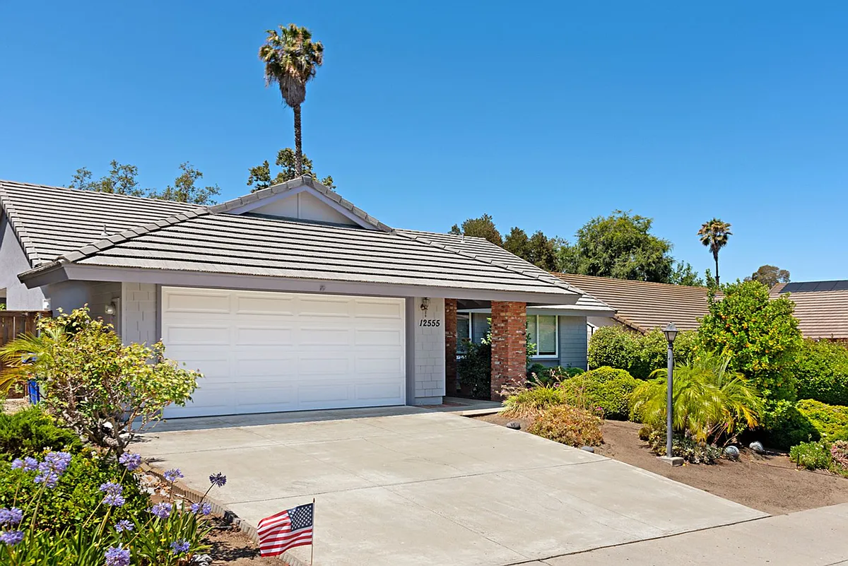 Building Photo - 12555 Pomerado Ct