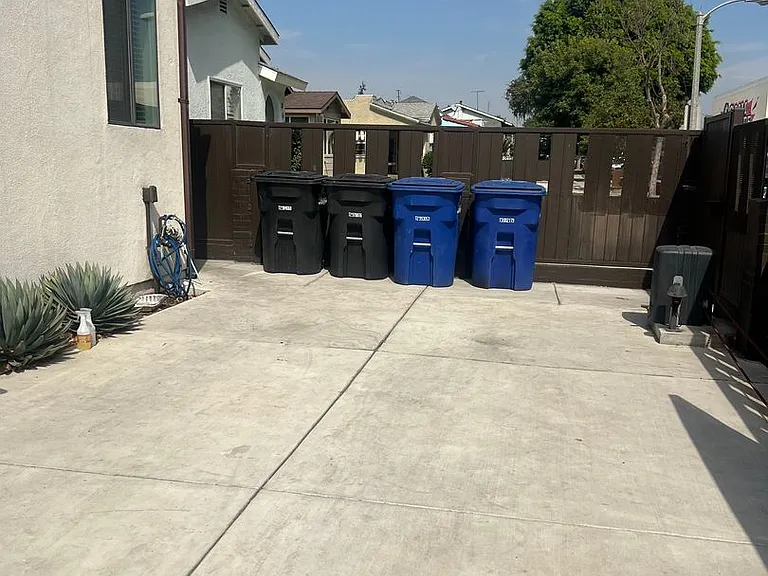 8677 Dearborn Ave — Photo 15