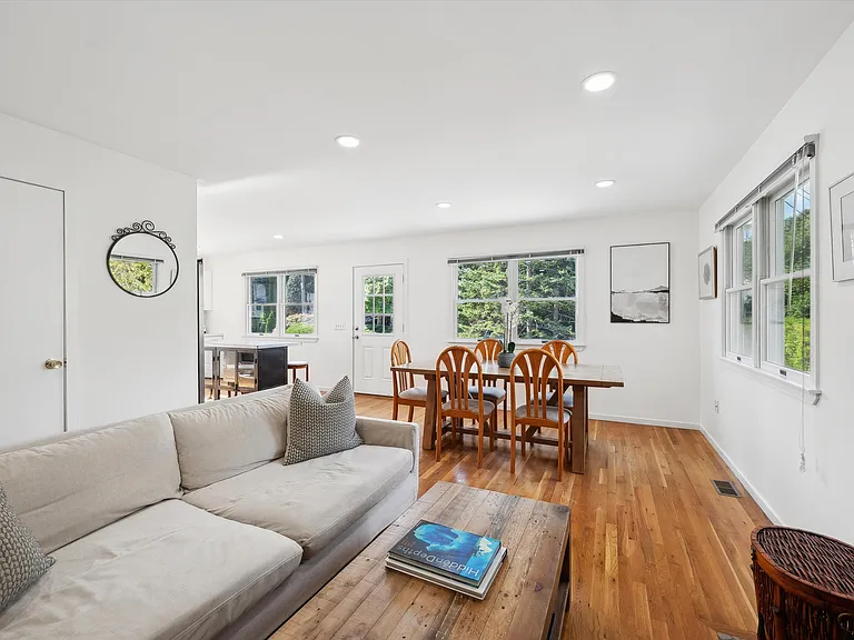 12 Sunset Dr — Photo 5