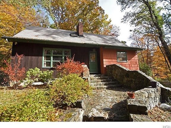 Gorgeous stone walls and walkways as you enter.