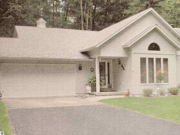 2nd image of 1772 Douglas Dr