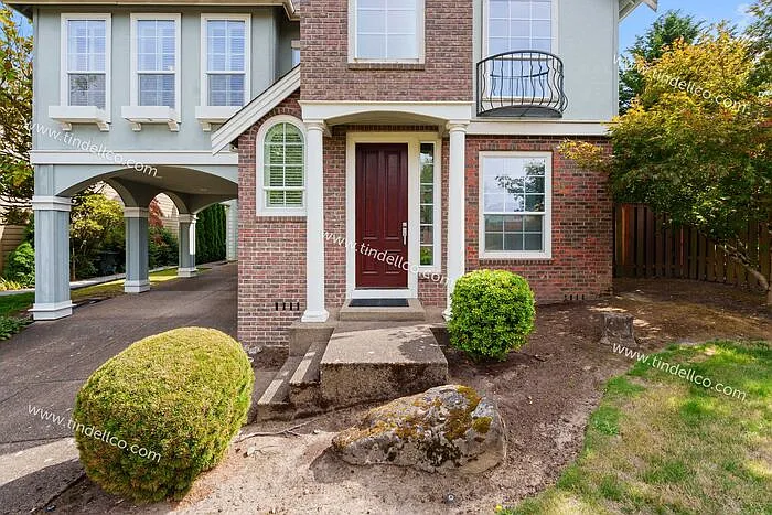 3 bed, 2.5 bath, 2405 sqft, $3,395 — Photo 2