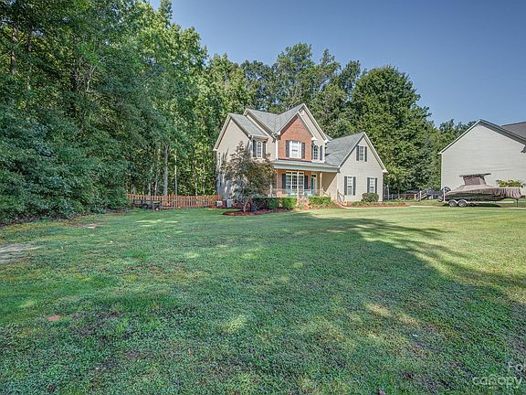 3rd image of 1848 White Cedar Dr