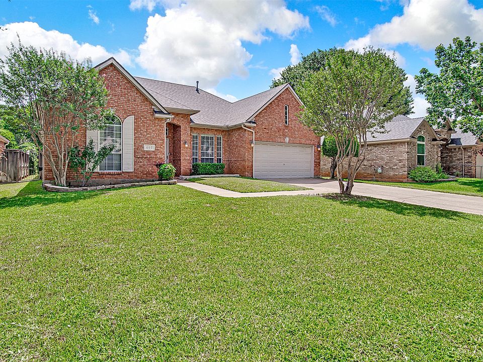 1st image of 407 Dorcas Ln