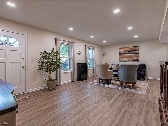 5th image of 419 Ridgewood Dr