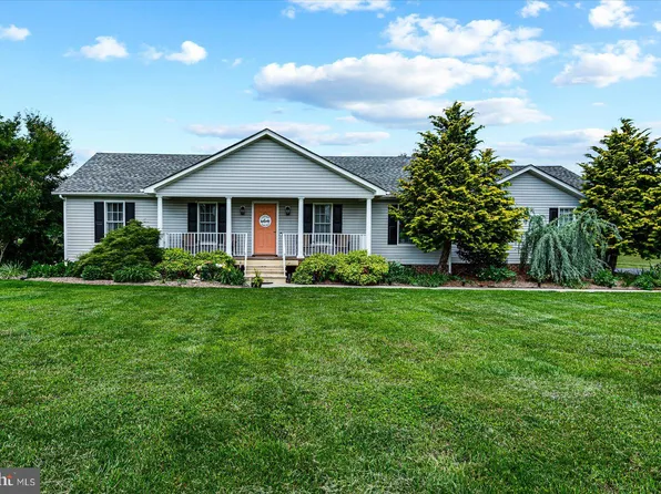 127 Henley Fork Dr, Tappahannock, VA 22560