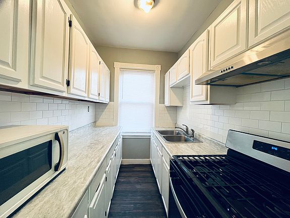 4th image of 74 Goddard St Floor 1