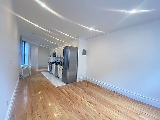 4th image of 301 10th Ave #2X