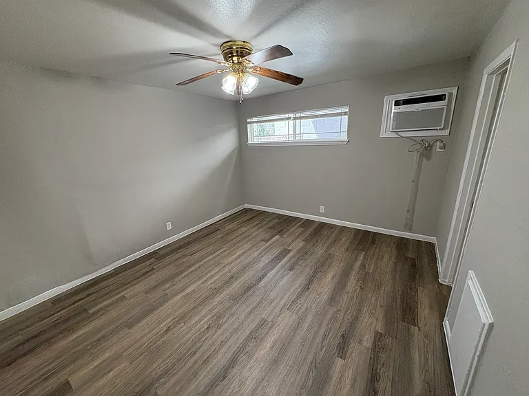 821 Yale St #6 — Photo 7