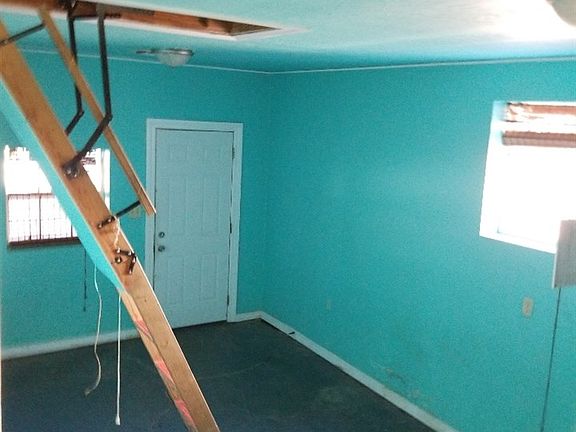 5th image of 1711 NW Kinyon Ave