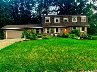 7598 Aspenwood Dr SE, Grand Rapids, MI 49546