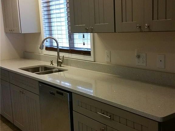 4th image of 315 Park Club Ln