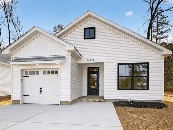 10174 Bank St, Windsor, VA 23487