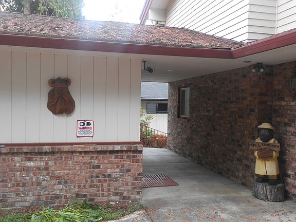 3rd image of 3320 Cabrini Dr NW