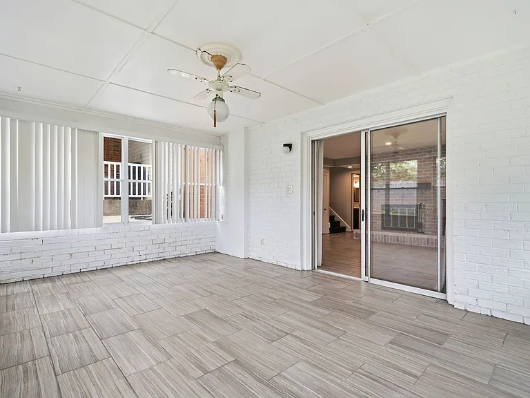 2521 Shanandale Dr — Photo 35