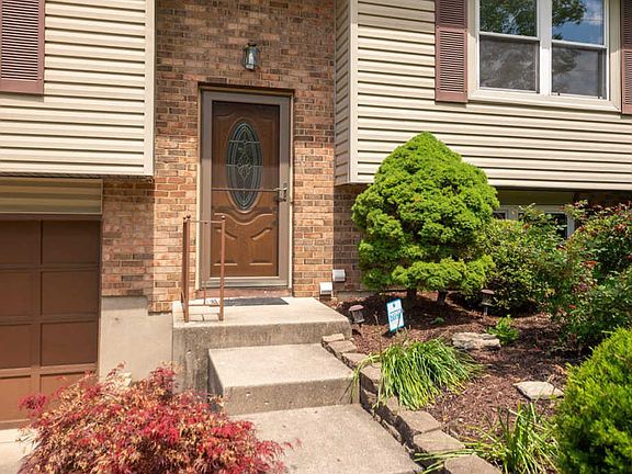 3rd image of 12088 Hazelhurst Ln