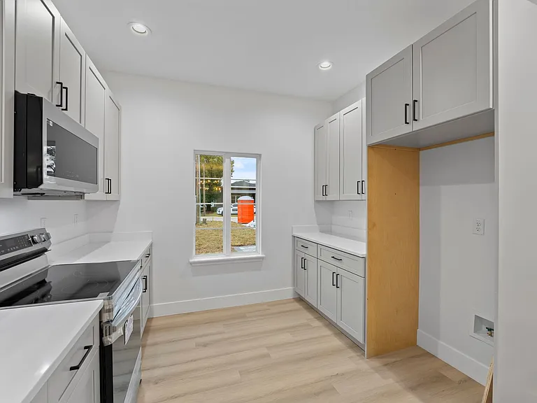 5437 Brownell St — Photo 9