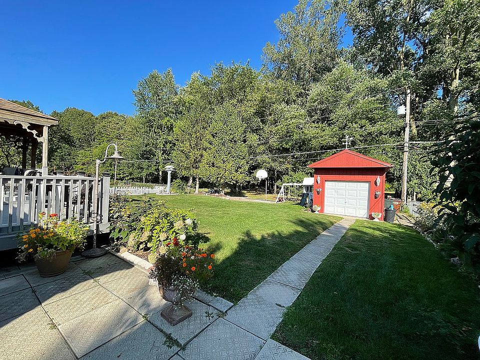 1st image of 53116 Wolf Dr