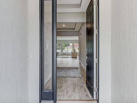 3rd image of 350 Stone Creek Cir