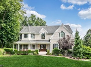 36 Van Schaik Ln, Wyckoff, NJ 07481