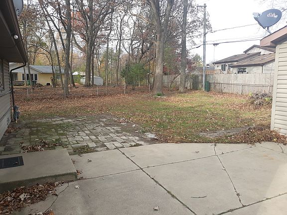 3rd image of 18072 W Valley Dr