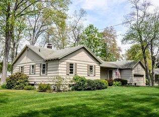 215 Holt Rd, Andover, MA 01810