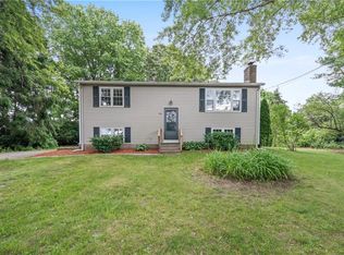 596 S County Trl, North Kingstown, RI 02852