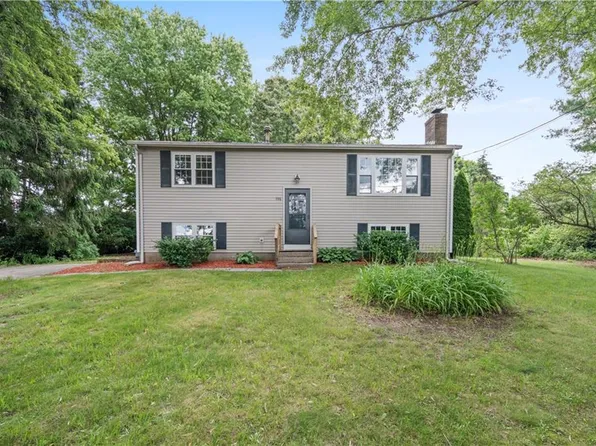 596 S County Trl, North Kingstown, RI 02852