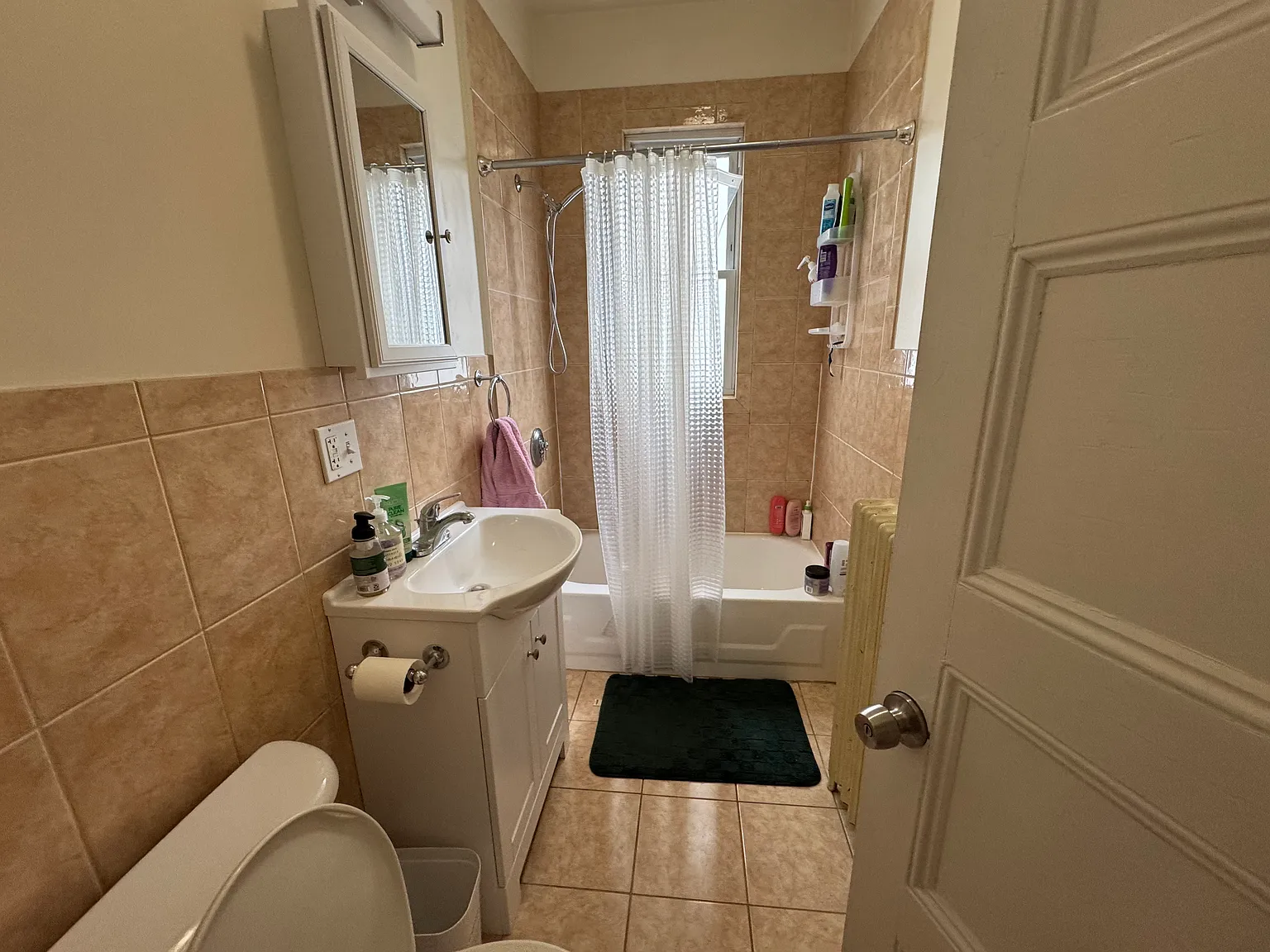 3 bed, 1235 sqft, $2,950 — Photo 3