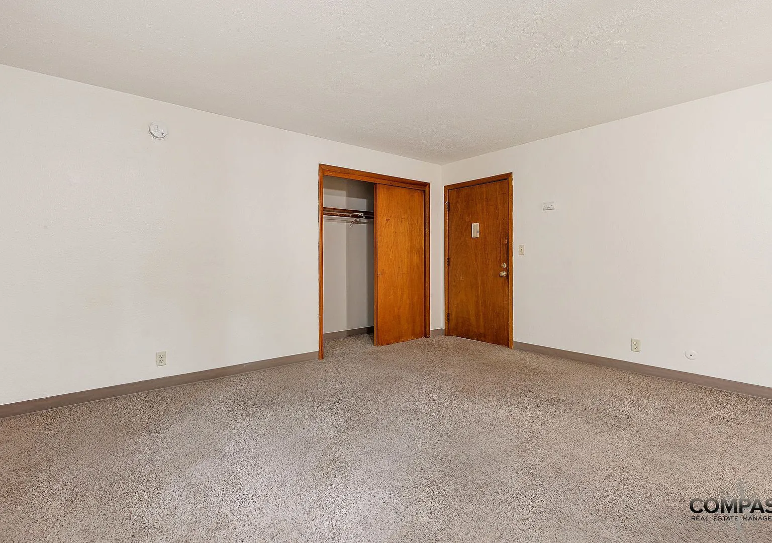 1215 S Dewey St Apartments — Photo 4