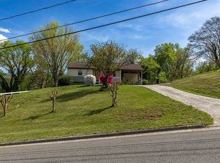 226 E Elm St, Mount Airy, NC 27030