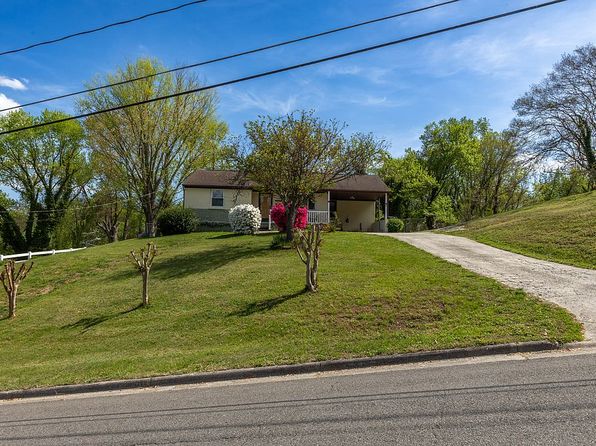 226 E Elm St