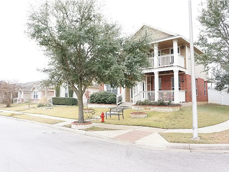 1911 Big Bend Dr — Photo 25