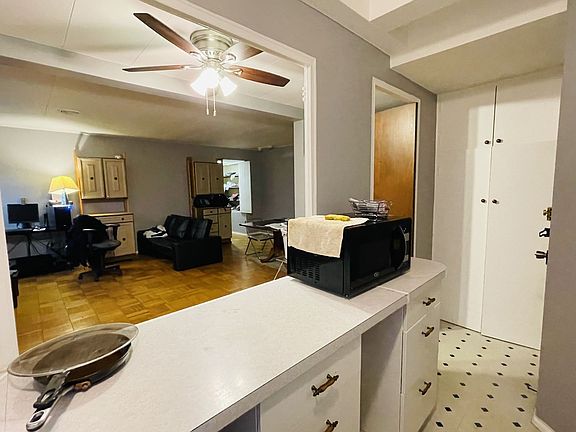 3rd image of 7214 Oak Ave #3