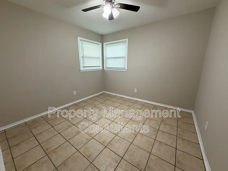 2200 Norwood Dr NW — Photo 5